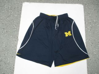 Vintage Nike Michigan Wolverines Large Reversible Sewn Navy Basketball Shorts