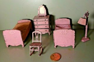 Vintage Tootsie Toys Dollhouse Furniture 6 Pc Pink Bedroom Set 2 Beds Dresser,