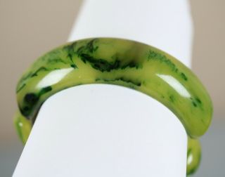 Vintage Spinach Green Swirl Bakelite Hinged Clamper Bangle Bracelet