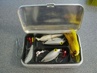 Vintage Umco P - 9 Fly Fishing Lure Tackle Box W/ 10 Lures 12,  Lead Weights
