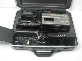 Vintage Panasonic Omnimovie Pv - 220d Vhs Video Camcorder Bundle - Parts/repair