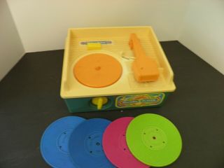 1987 Fisher Price Wind - Up Music Box Record Player W/ 4 Discs Vintage 2205