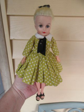 Vintage 10.  5 " Uneeda Suzette Fashion Doll 1950s,  Little Miss Revlon Look Alike