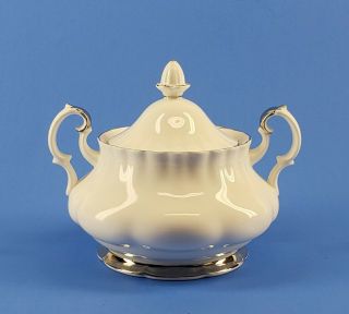 Royal Albert Bone China England Chantilly Sugar Bowl With Lid Platinum Vintage