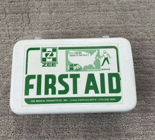 Vintage Zee Medical Products Co Inc.  First Aid Kit Metal Wall Mount Box Supplies