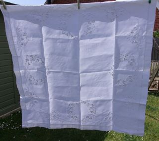 Vintage White Embroidered Irish Linen Tablecloth Shamrocks 47 " X47 " 120x120cms