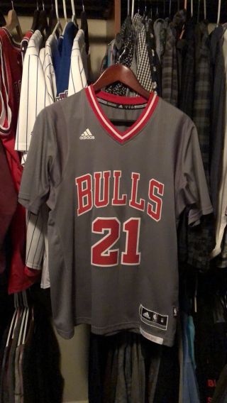 Adidas Nba Jersey Chicago Bulls Jimmy Butler Gray Short Sleeve Sz M