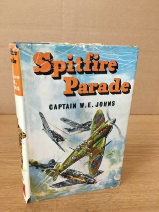 Spitfire Parade W E Johns Biggles 1960 Brock Books Edition With Dust Jacket