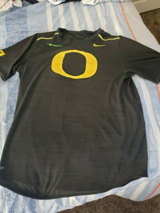 Oregon Ducks Mens (2) Nike Green and black Team Issued T - Shirt small 7 2