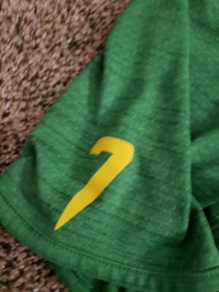 Oregon Ducks Mens (2) Nike Green and black Team Issued T - Shirt small 7 3