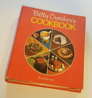 Vintage Betty Crocker Cook Book Red Pie Binder Full Of Recipes Kitchen Cookbook