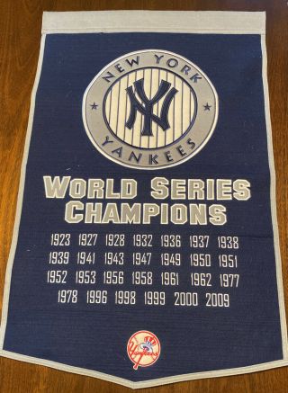 York Yankees 1923 - 2000 Mlb Felt Banner World Series Champions 23 5/8x37.  5 "