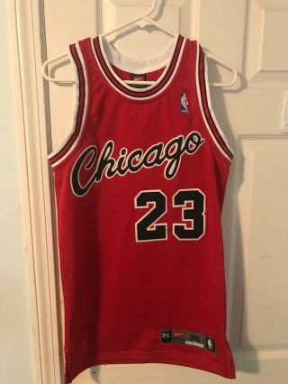 Michael Jordan Chicago Bulls Rookie Jersey 1984.  Red Size Small