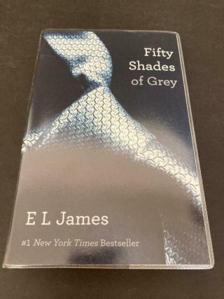 " Fifty Shades Of Grey " E.  L.  James Autograph Signed 1st Edition Book