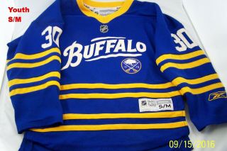 Nhl Buffalo Sabres Ny Jersey Miller 30 Reebok Youth S/m Blue Yellow Licensed