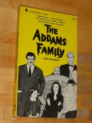 The Addams Family Jack Sharkey 1965 Tv Tie - In Paperback Pyramid Books Abc Show