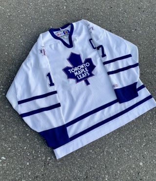 Vintage Wendel Clark Toronto Maple Leafs Nhl Hockey Jersey By Ccm Rare 90s White