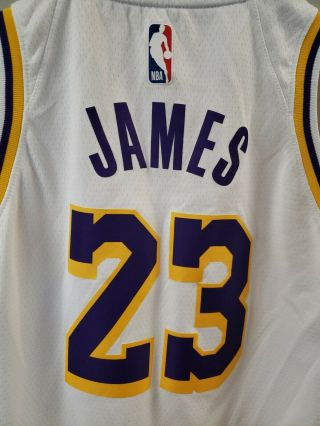 Nike Men ' s M Los Angeles Lakers LeBron James 23 White Dri - Fit Swingman Jersey 3