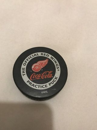 Detroit Red Wings Nhl Coca - Cola Official Practice Hockey Puck