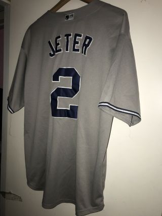 Majestic Ny Yankees Derek Jeter 2 Captain Gray Button Down Baseball Sewn Jersey