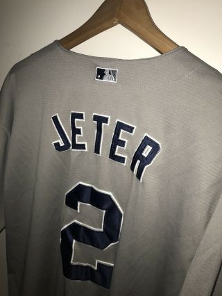 Majestic NY Yankees Derek Jeter 2 Captain Gray Button Down Baseball Sewn Jersey 3