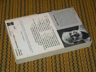 A Farewell to Arms by Ernest Hemingway - Vintage 1969 - Scribners - Paperback 2