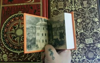 Illustrated Miniature Book Shakespeare Plays In One Sitting Running Press.