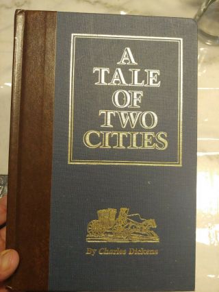Charles Dickens: A Tale Of Two Cities Reader 