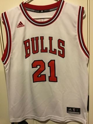 Boys Chicago Bulls Jimmy Butler Jersey In Large
