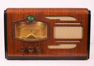 Old Antique Wood Silvertone Vintage Tube Radio - Restored & W/ Tuning Eye