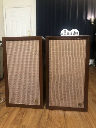 A Pair Classic Acoustic Research Ar - 1 Speaker