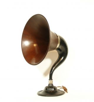 , 1925 Music Master Horn Radio Speaker W/14 " Wood Bell