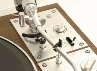 Complete Professional Restoration Service For The Pioneer PL - 570 Turntable 3