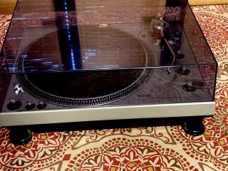 Technics Sl - 1360 Turntable No Cartridge/headshell.  Powers On And Spins