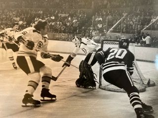 1972 Nhl Press Photo Eddie Johnston Boston Bruins Cliff Koroll Chi.  Blackhawks