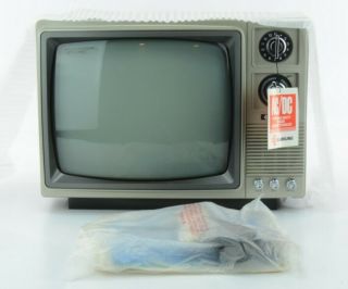 Samsung Bt - 317tk Black & White Television - Nos - 1984