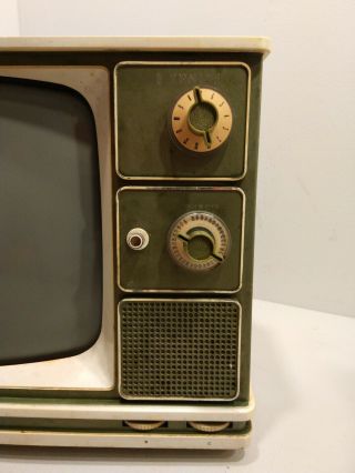 RARE VINTAGE ZENITH AVOCADO GREEN SOLID STATE TUBE 12 