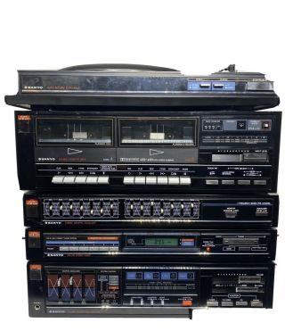 Sanyo Amplifier/stereo Double Cassette Deck/tuner/equalizer Turntable Model 687