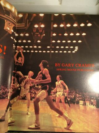 CAVALIERS A Pictorial History of UVA Basketball 1983 VIRGINIA Gary Cramer ACC 3