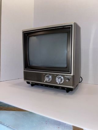 Panasonic color QuintrixII solid state TV model CT - 1110B TV June 1982 2