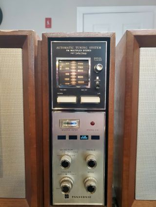 Panasonic RE - 787 FM - AM - FM STEREO With 8 - track player 2