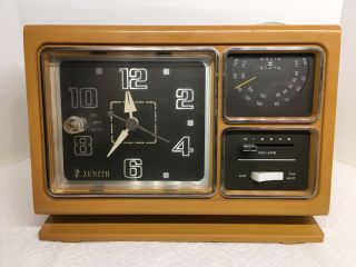 Vintage 1960’s Zenith Alarm Clock Radio Model F450p Great Retro Color