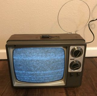 Vintage 1981 Woodgrain Rca B&w Gaming Tv 12 " Television Ac 120a Afc - 126w