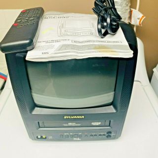 Sylvania 9 " Tv Vcr Combo Video Gaming Gamer Ssc092 Vintage Portable W/ Remote