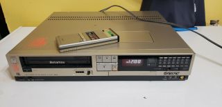 Sony Betamax.  Sl - 2400 With Remote