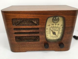 Vintage 1939 Detrola Wooden Tabletop Tube Radio Glowing Green Eye,  Partly