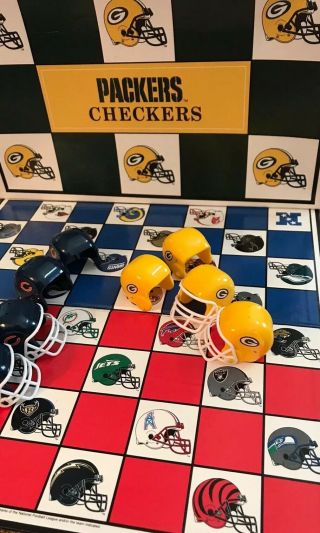 Green Bay Packers Vs Bears Checkers Board Game Nfl 1993; 2 Tv Guides 1997,  1998