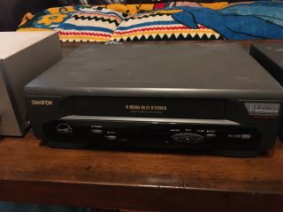 Magnavox Vcr 4 Head Vhs Hq Recorder / Comes With Remote / Av Jacks And One Tape