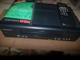 Magnavox 4 Head Vcr Hq Vhs Player Video Cassette Recorder W/ Remote Mvr440mg/17