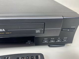 Toshiba W - 512 VHS Player VCR 4 Head Hi - Fi Stereo Video Recorder w/ Remote 2